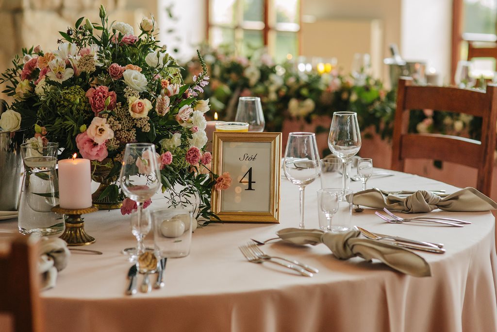 dekoracja-stolu-na-wesele